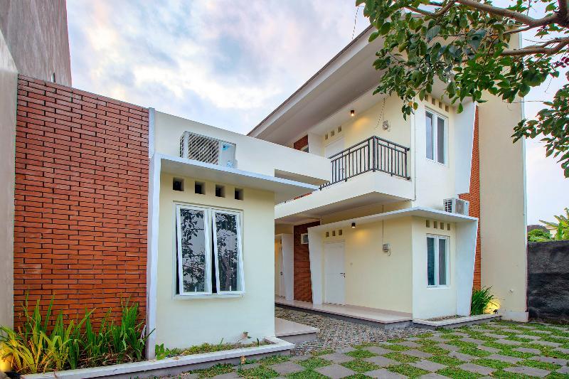 Oyo 1195 The Doctor'S Guest House Syariah Kejayan Zewnętrze zdjęcie